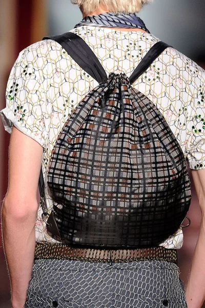 Look 94